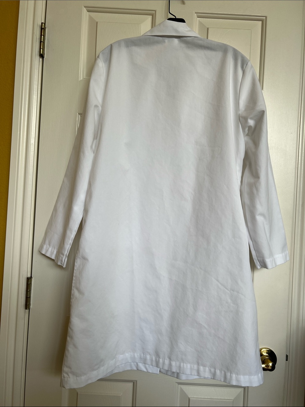 Medical Lab Coat - Picture 4 of 11